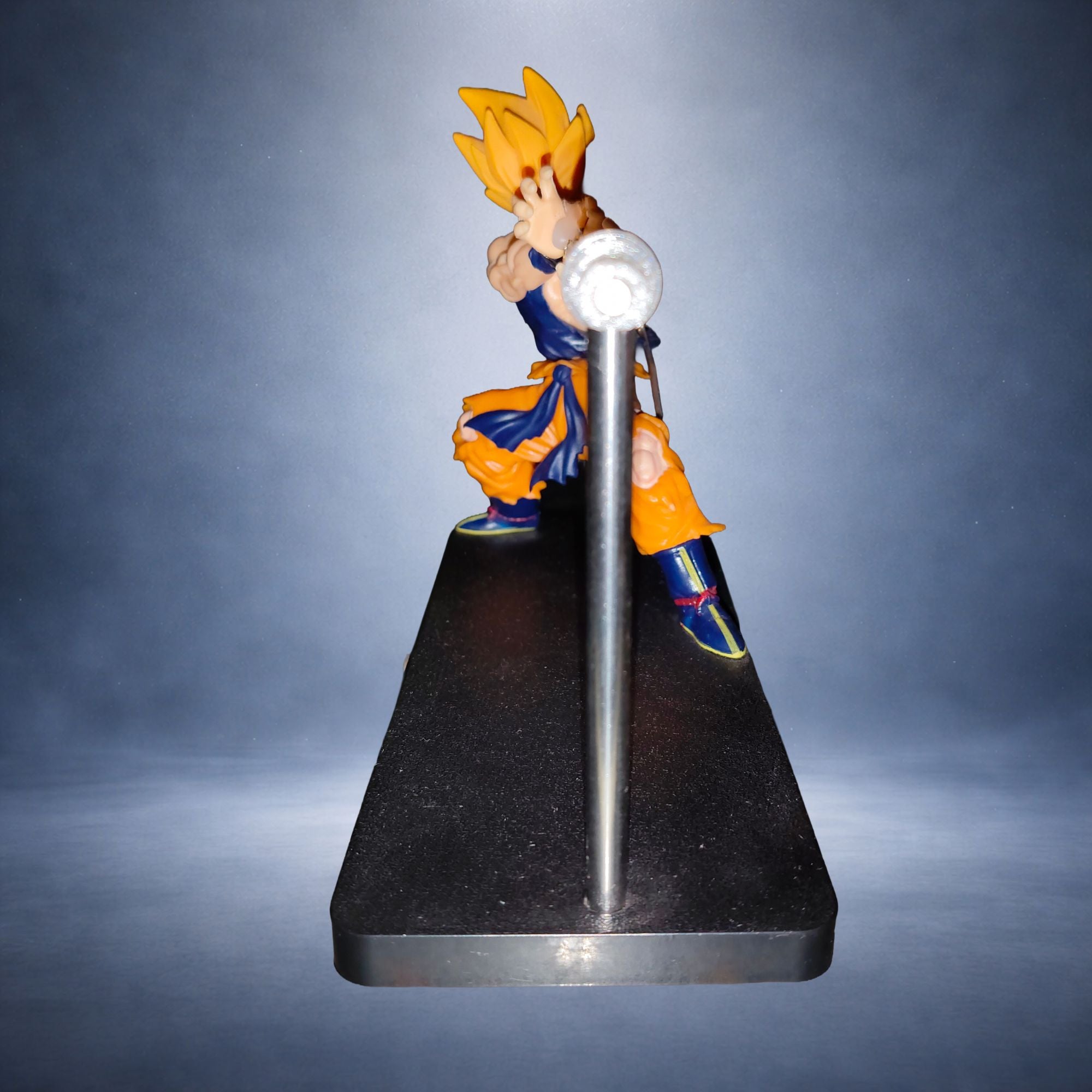 Goku Kamehameha Figure